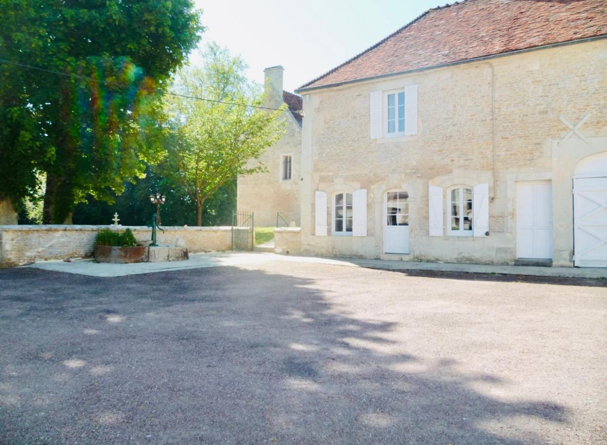 Chateau Du Mesnil Soleil , Gites Et Chambres D'Hotes Damblainville Exterior photo