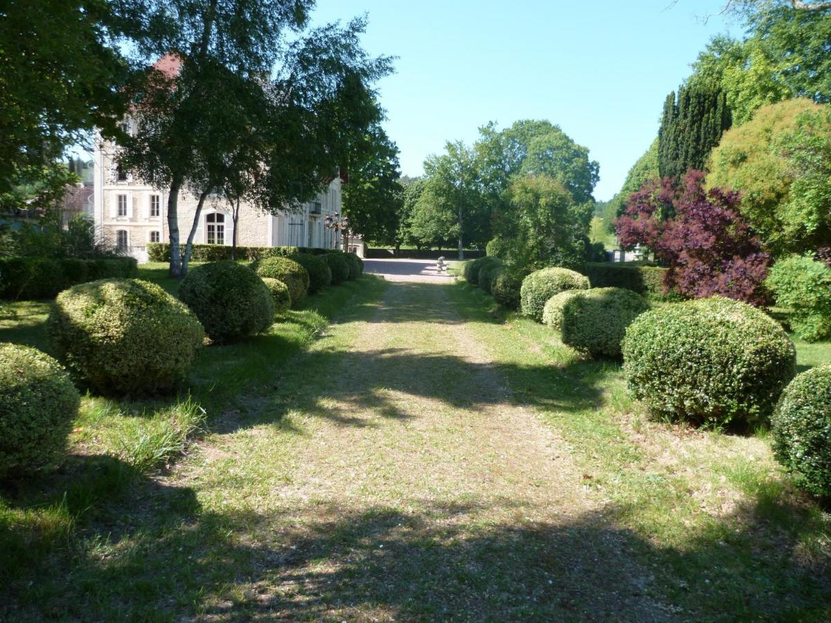 Chateau Du Mesnil Soleil , Gites Et Chambres D'Hotes Damblainville Exterior photo