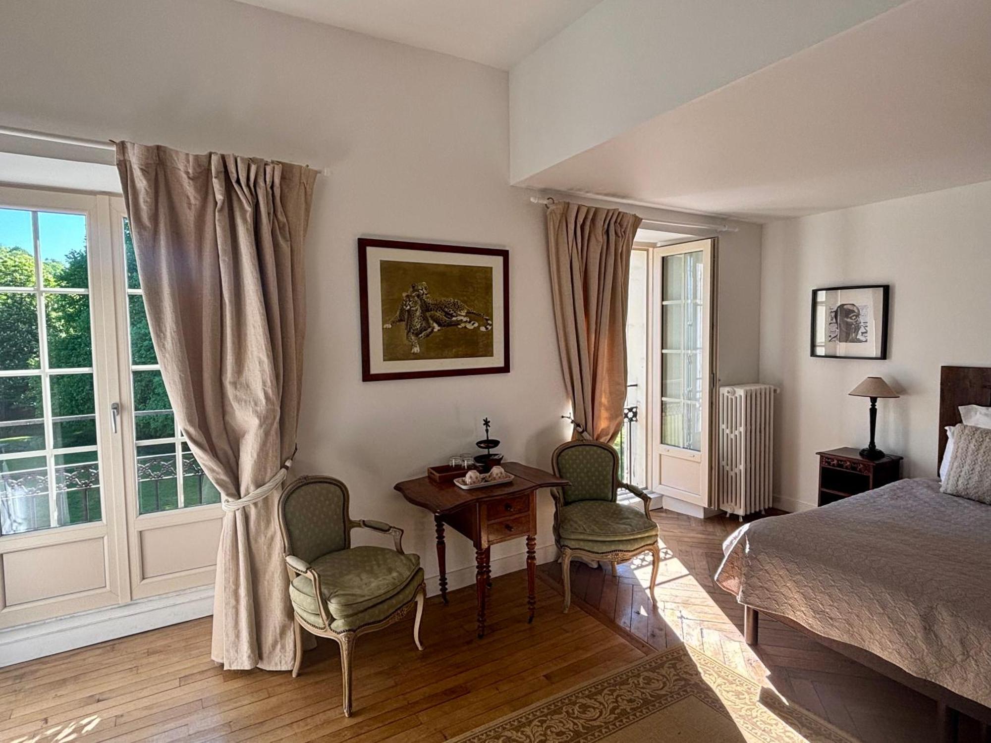 Chateau Du Mesnil Soleil , Gites Et Chambres D'Hotes Damblainville Exterior photo